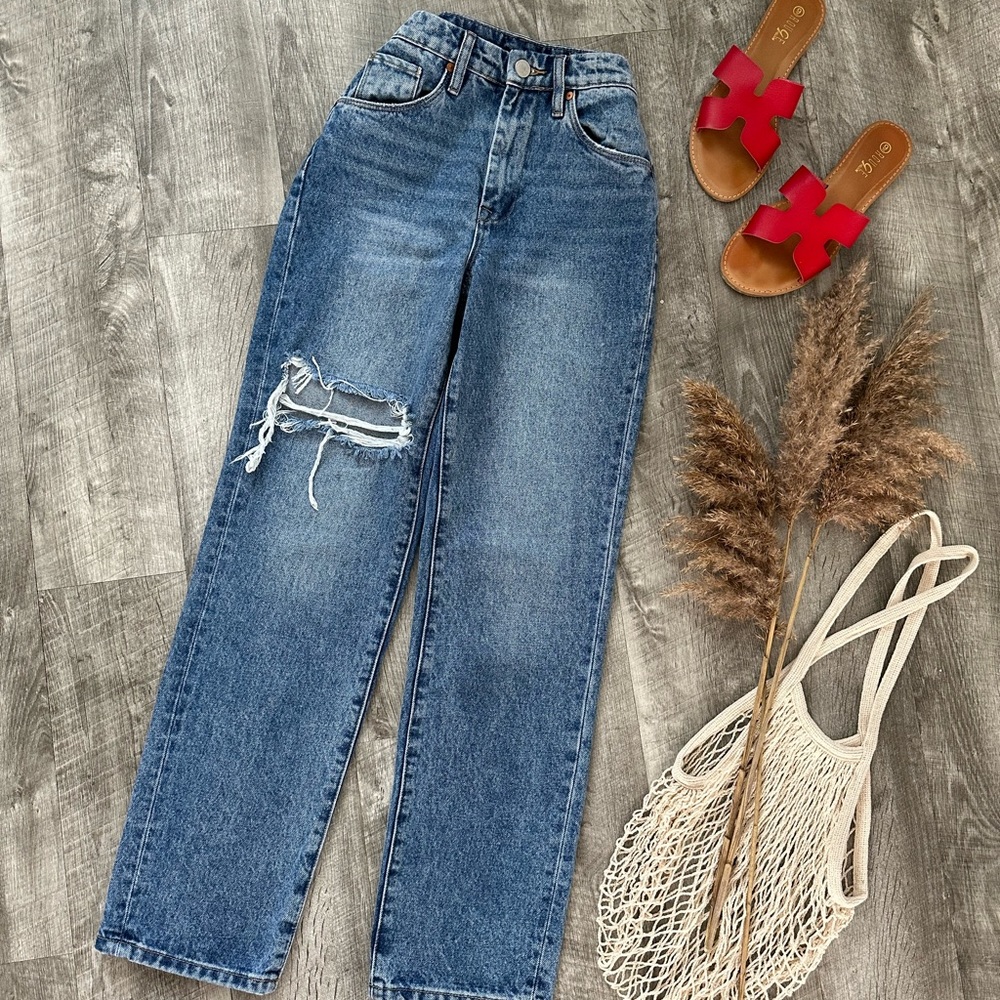 Blank NYC The Howard Loose Fit Jean W/ Rips Size XS - Picture 2 of 12